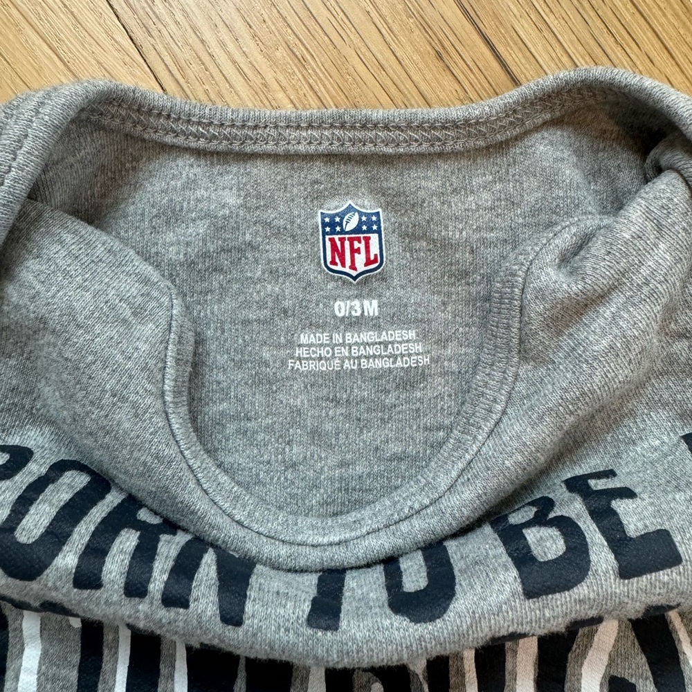 NFL • 3 Pack of Cowboys Onesies • 0-3 Months - Picture 9 of 10